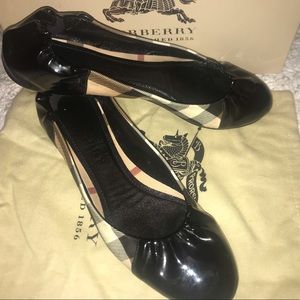 Women’s Burberry ballerina flats 🥿